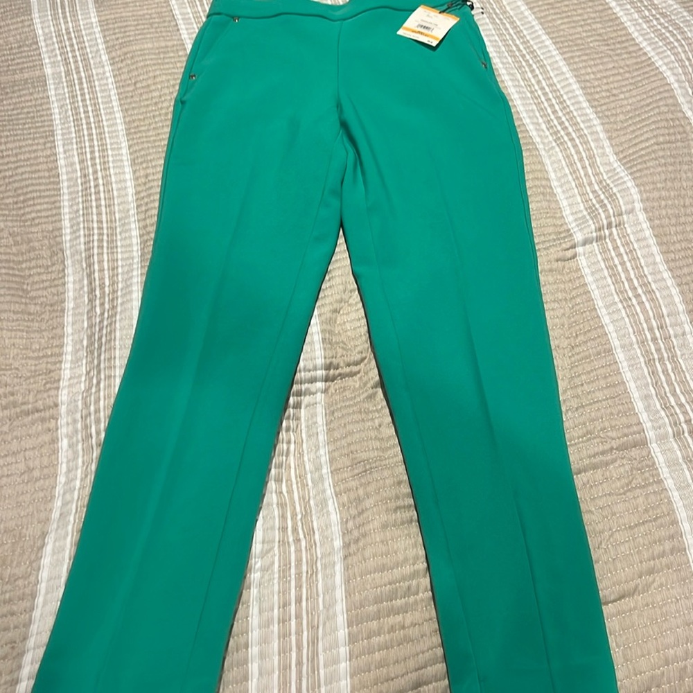 Gorgeous Anne Klein straight leg ankle pants  Small